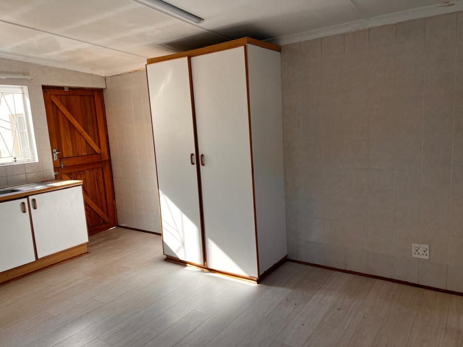 To Let 4 Bedroom Property for Rent in Beacon Bay Eastern Cape